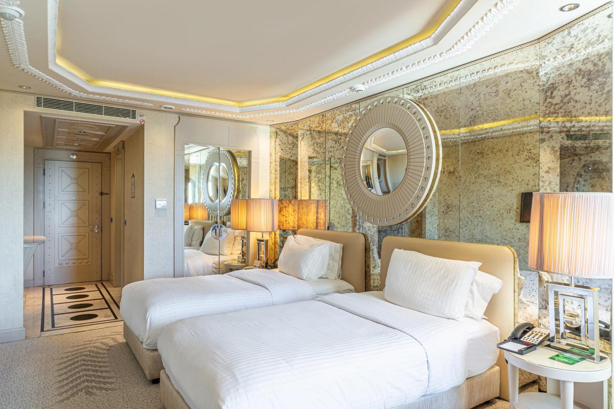 Hotel Wyndham Grand Kalamis Marina Istanboel