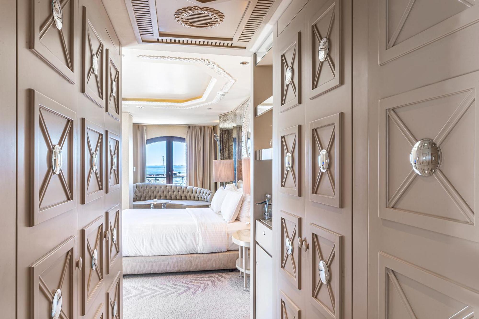 Hotel Wyndham Grand Kalamis Marina Istanboel
