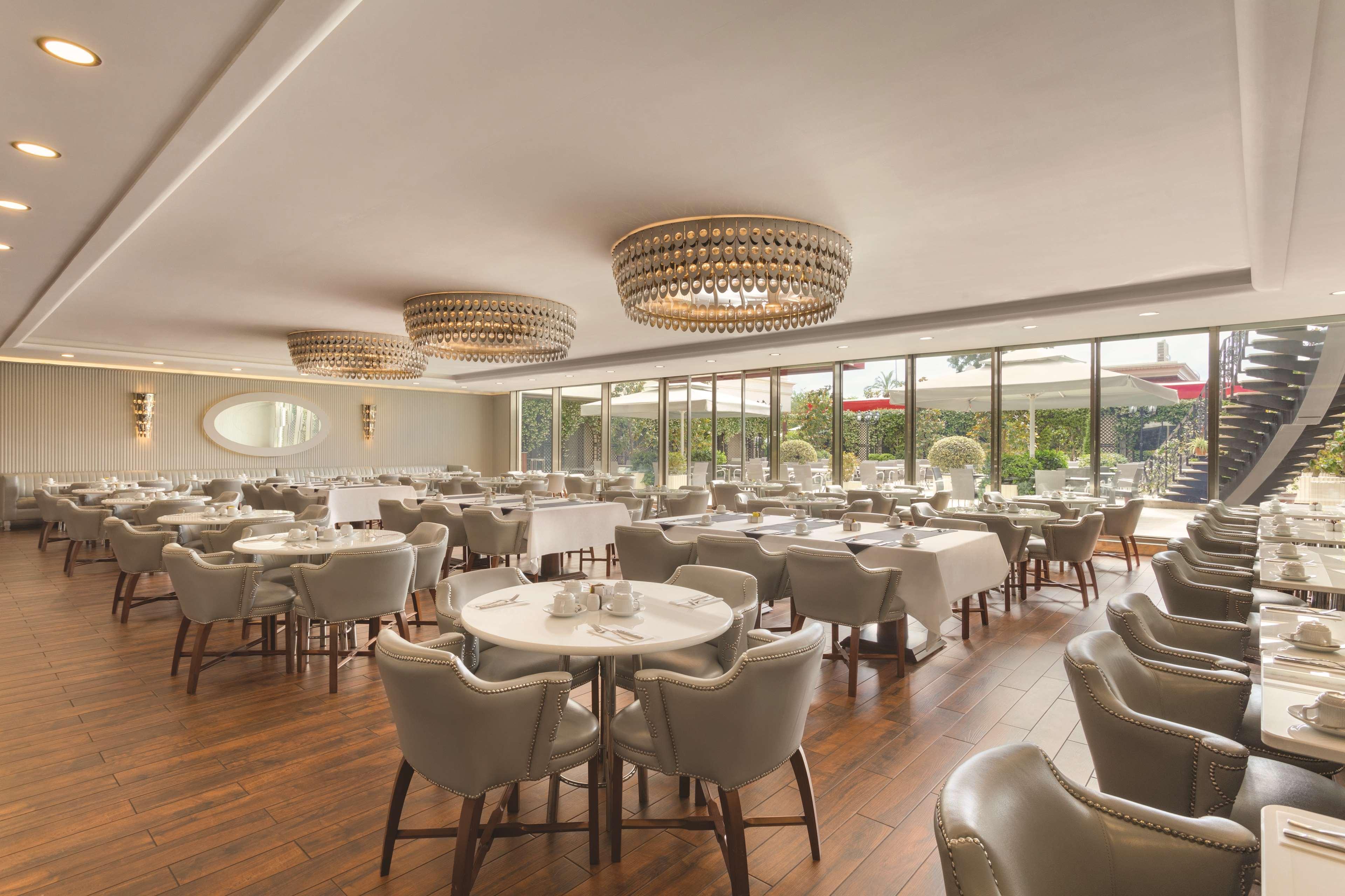 Wyndham Grand Kalamis Marina מלון